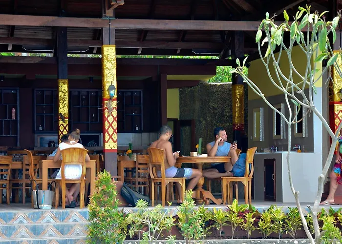 Caspla Beach Resto And Bar Nusa Penida